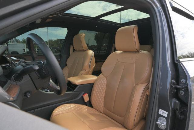 used 2023 Jeep Grand Cherokee car, priced at $39,988