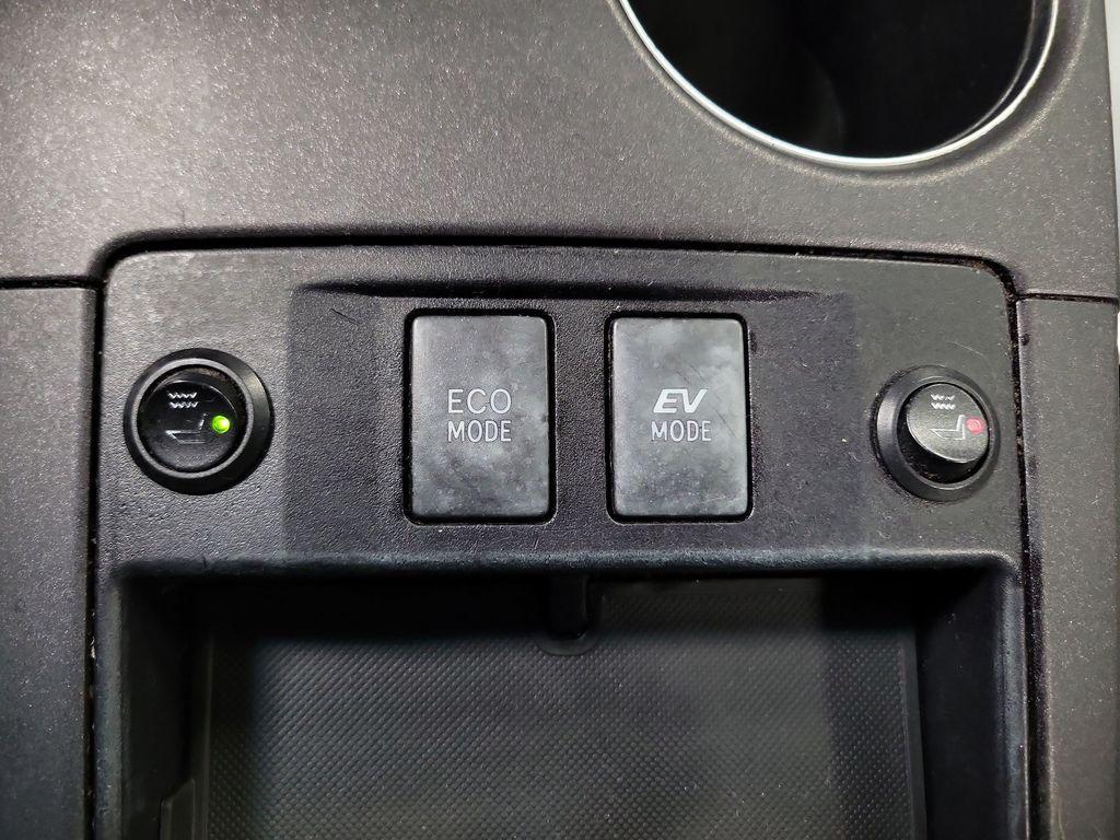 used 2015 Toyota Camry Hybrid car, priced at $11,500