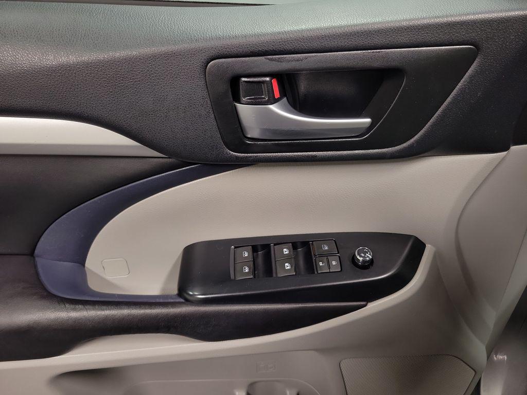 used 2017 Toyota Highlander Hybrid car, priced at $19,995