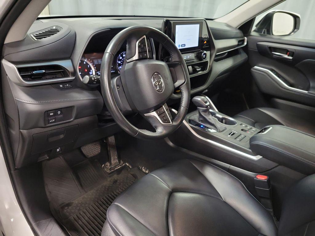 used 2023 Toyota Highlander car, priced at $33,791