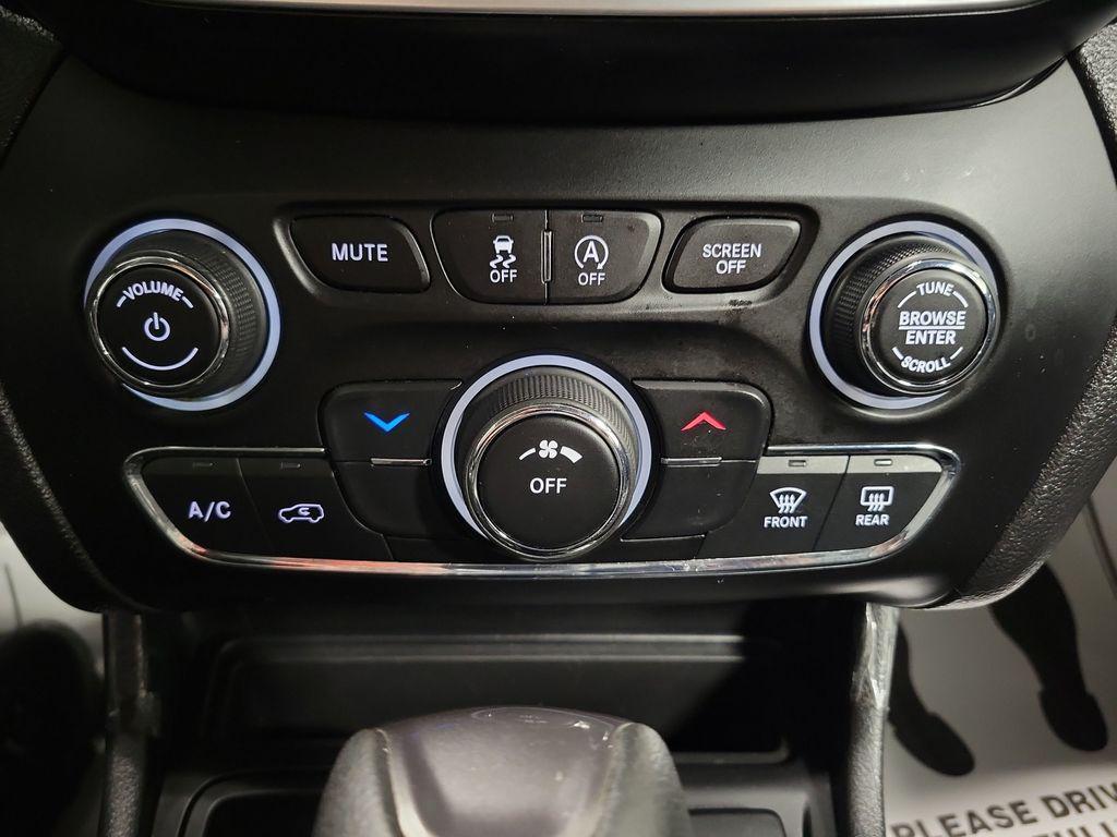 used 2021 Jeep Cherokee car