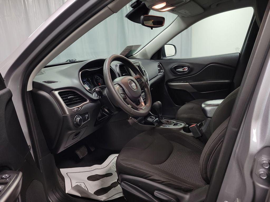 used 2021 Jeep Cherokee car