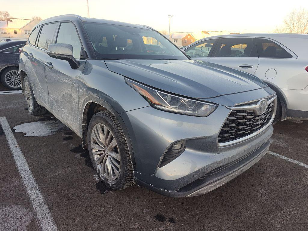used 2022 Toyota Highlander car, priced at $37,995