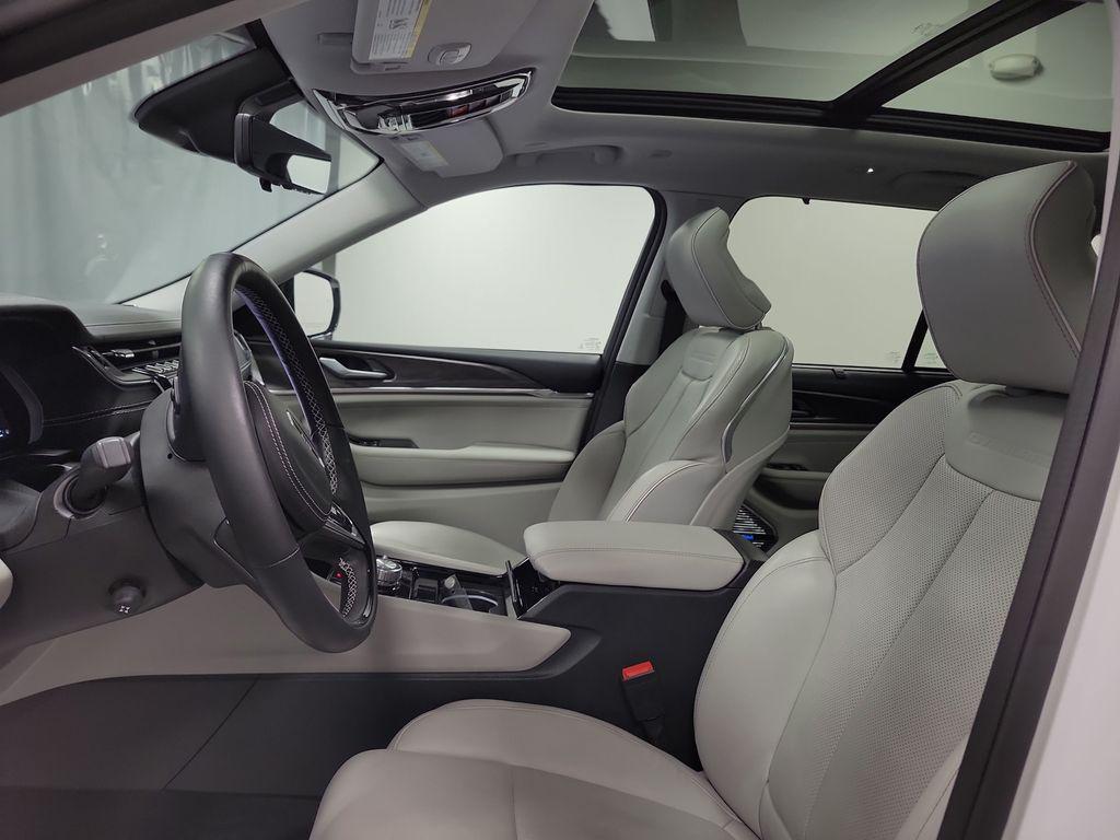 used 2023 Jeep Grand Cherokee car, priced at $33,995