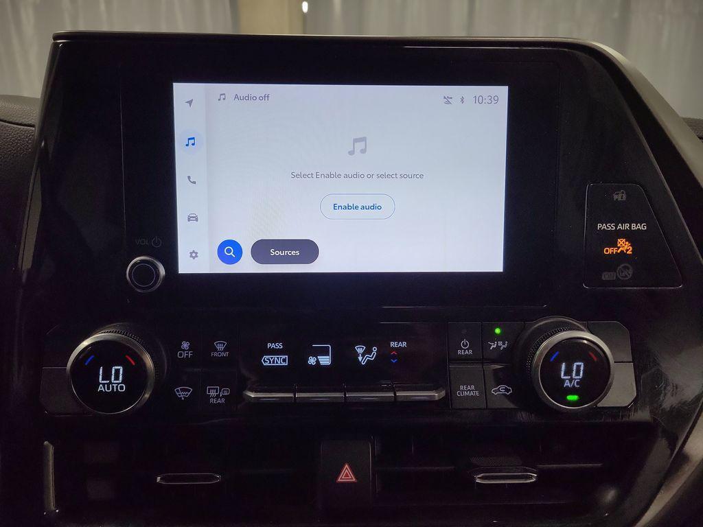 used 2023 Toyota Highlander Hybrid car, priced at $31,500