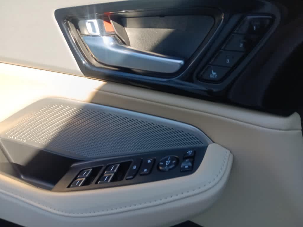 used 2023 Acura MDX car, priced at $36,595