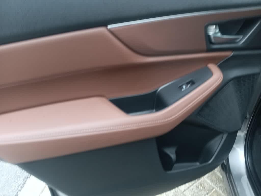 used 2023 Acura MDX car, priced at $38,995