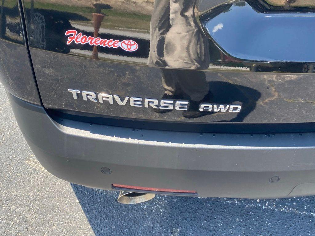used 2021 Chevrolet Traverse car, priced at $21,877