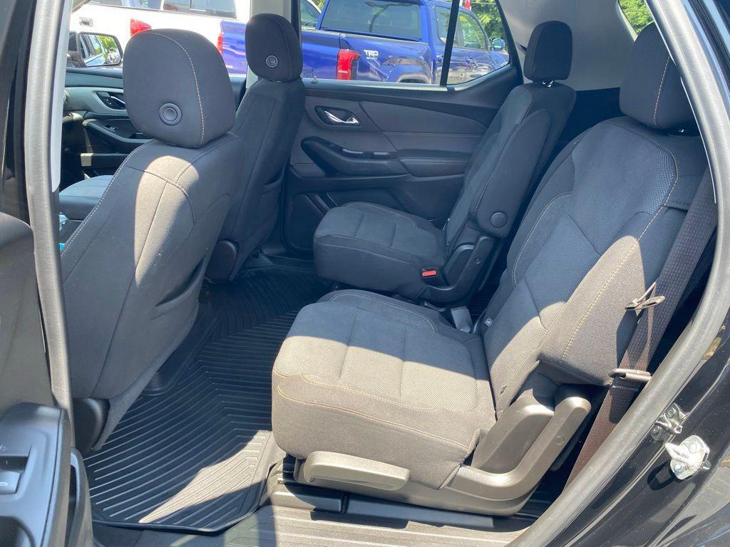 used 2021 Chevrolet Traverse car, priced at $21,877