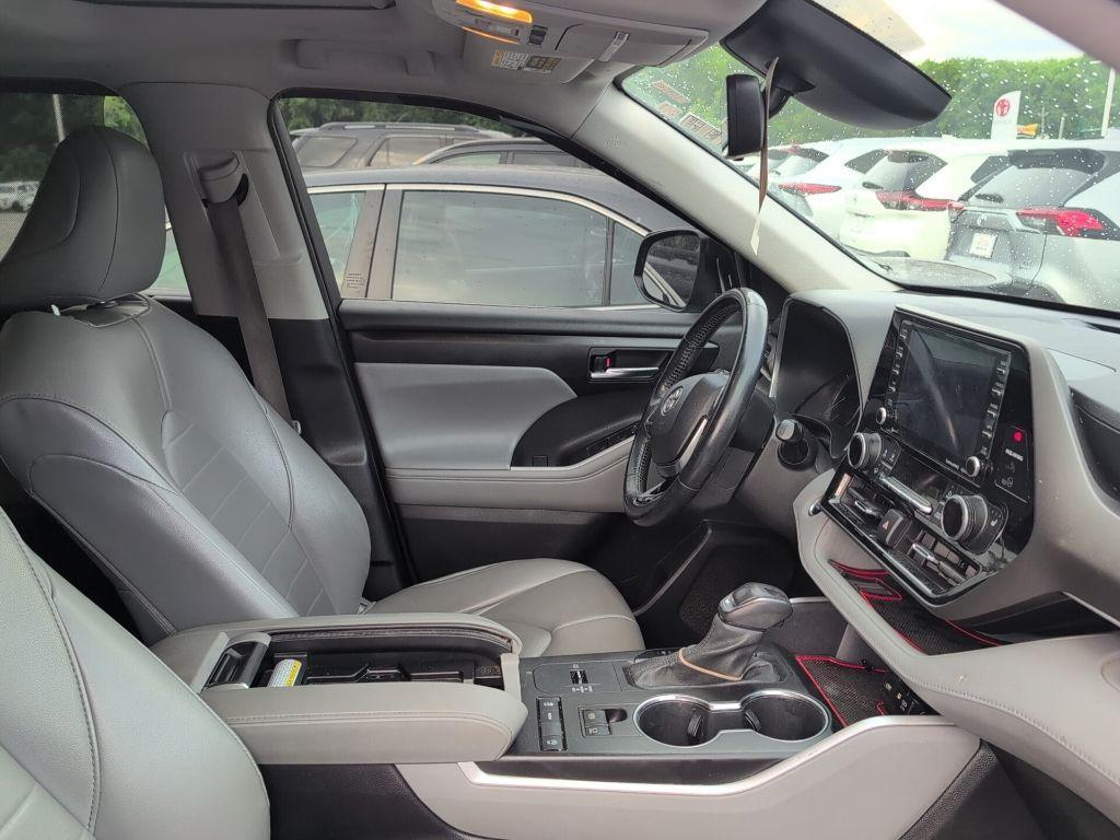 used 2021 Toyota Highlander car, priced at $26,629