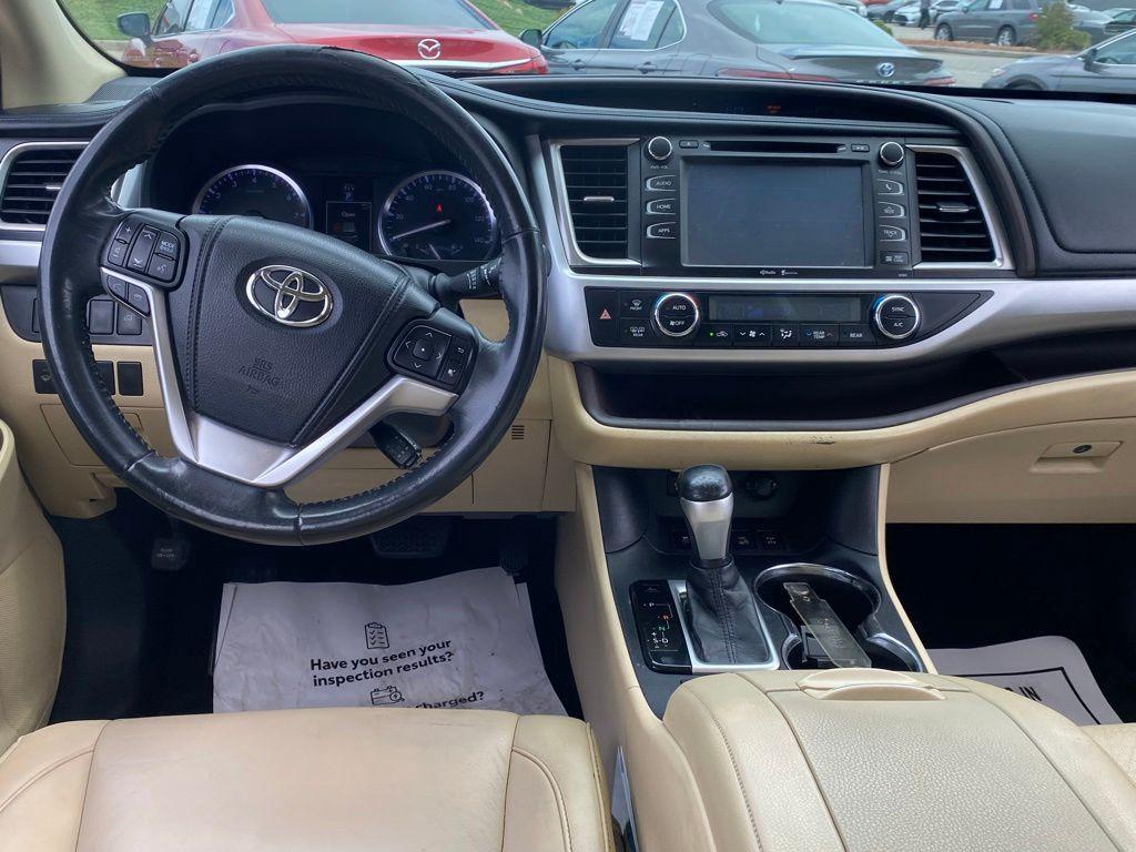 used 2014 Toyota Highlander car, priced at $18,517