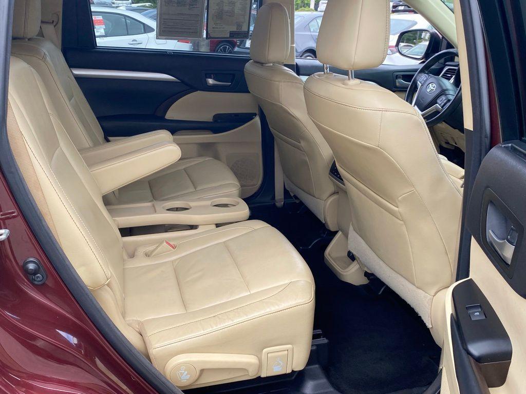 used 2014 Toyota Highlander car, priced at $18,517