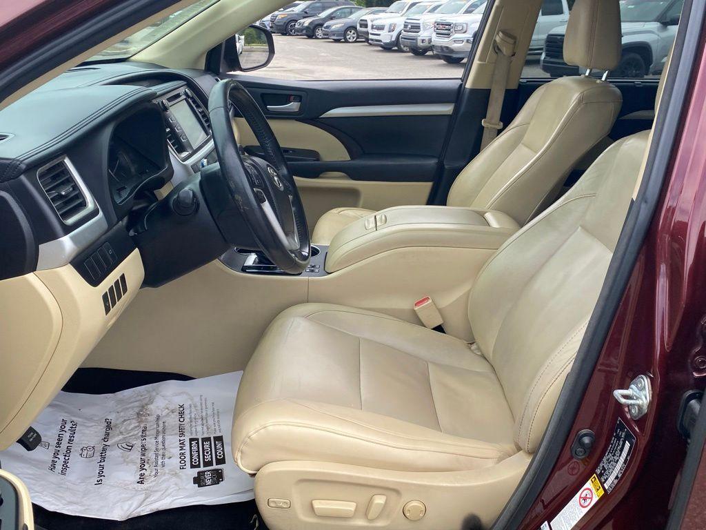 used 2014 Toyota Highlander car, priced at $18,517