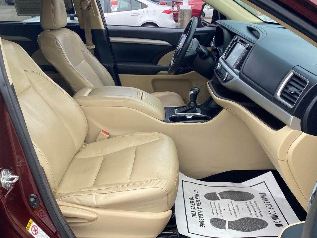 used 2014 Toyota Highlander car, priced at $18,517