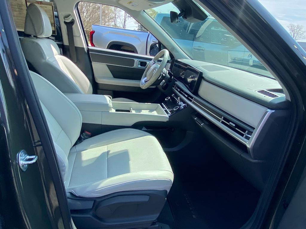 used 2025 Hyundai Santa Fe car, priced at $32,400