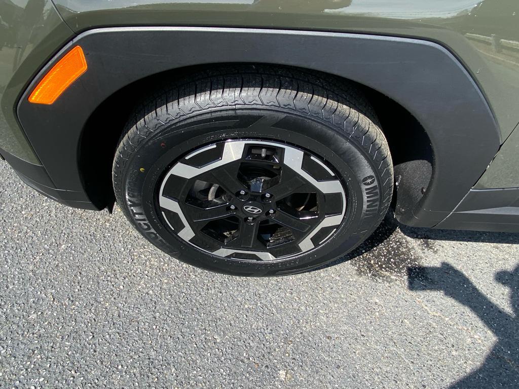 used 2025 Hyundai Santa Fe car, priced at $32,400