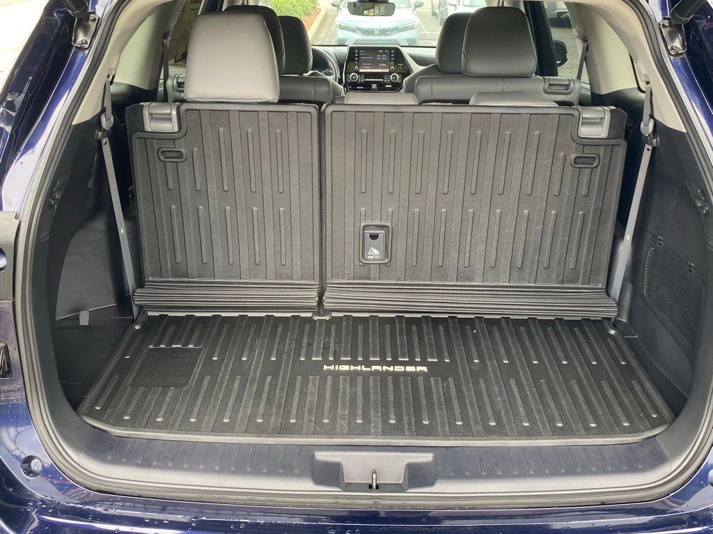 used 2022 Toyota Highlander car, priced at $38,997
