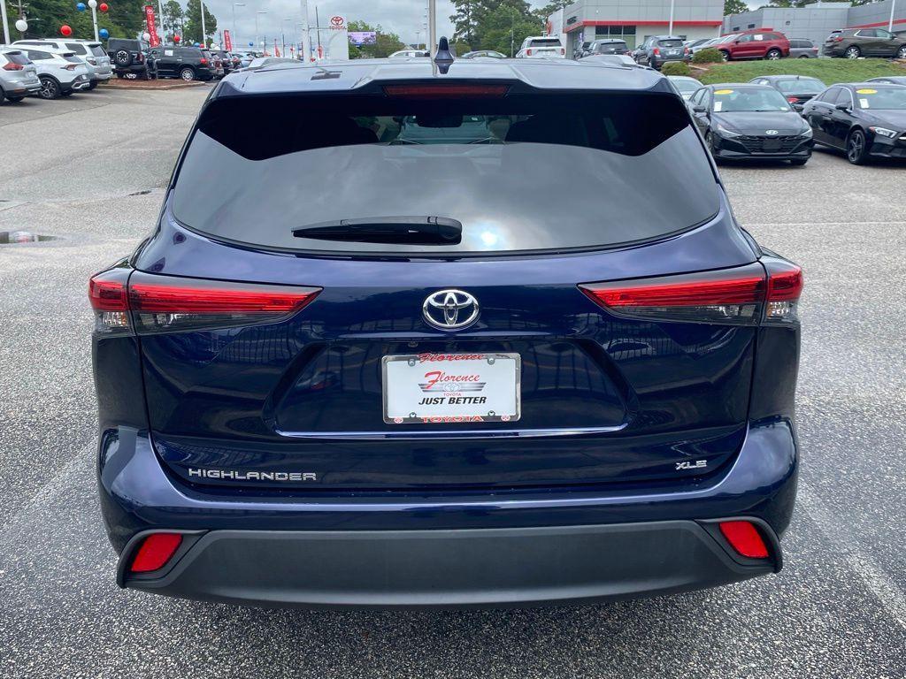 used 2022 Toyota Highlander car, priced at $38,997