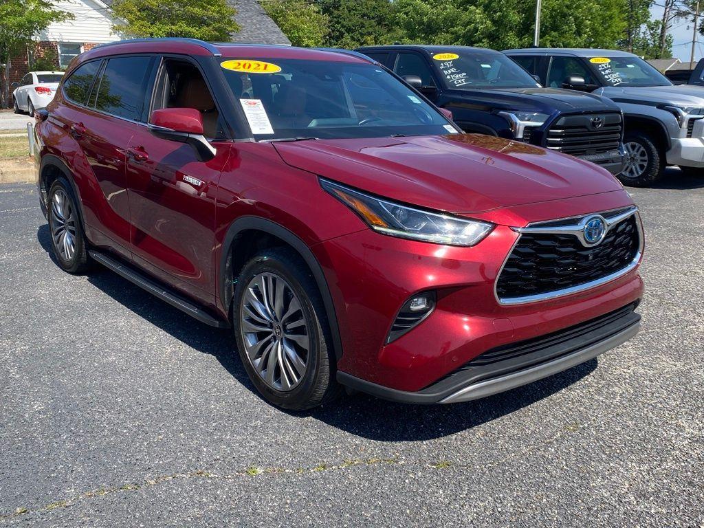 used 2021 Toyota Highlander Hybrid car, priced at $32,436