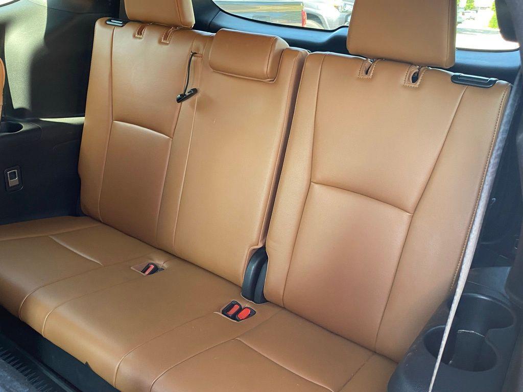 used 2021 Toyota Highlander Hybrid car, priced at $32,436