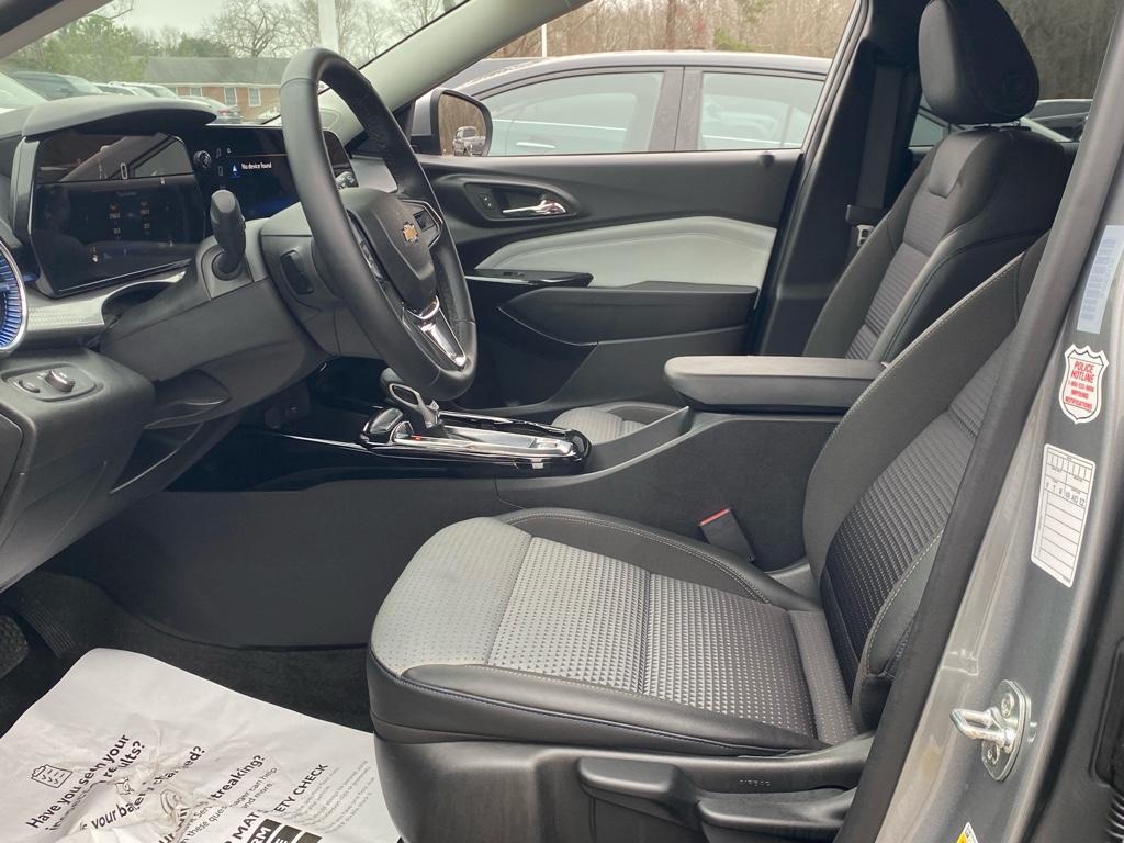 used 2025 Chevrolet Trax car, priced at $22,655