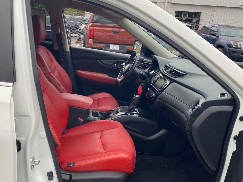 used 2019 Nissan Rogue car, priced at $17,636