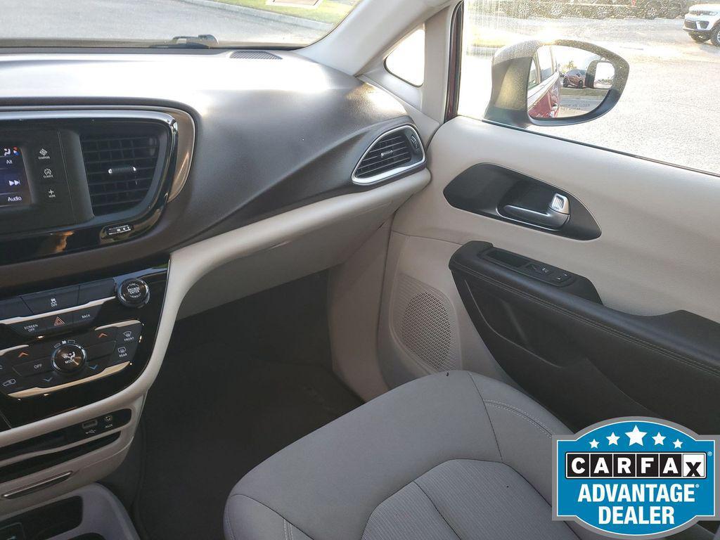 used 2017 Chrysler Pacifica car, priced at $13,792