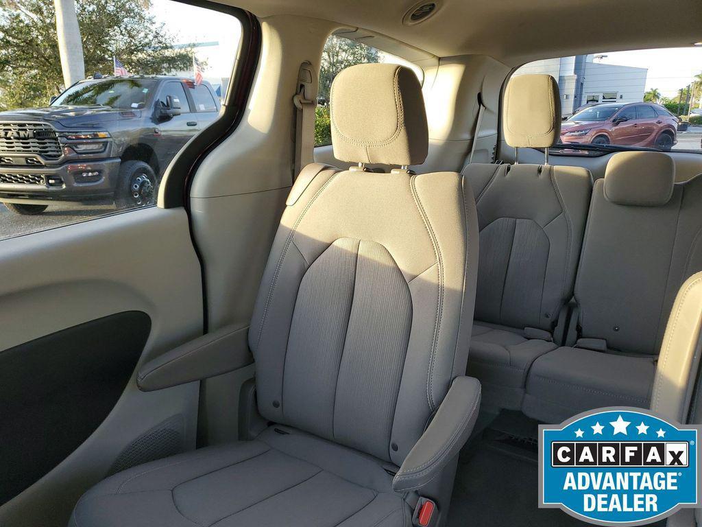 used 2017 Chrysler Pacifica car, priced at $13,792