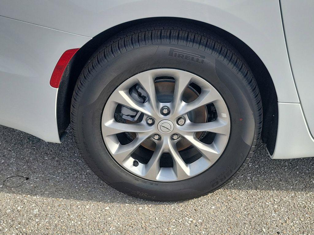 new 2026 Chrysler Pacifica car, priced at $45,283