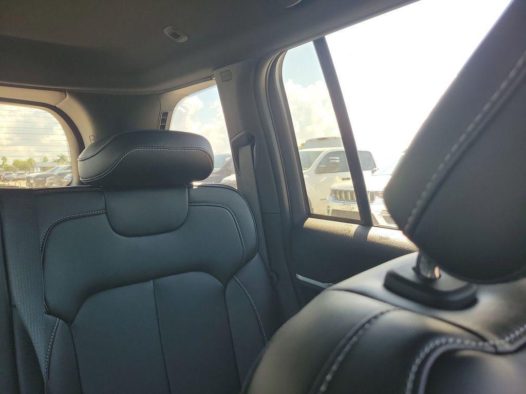 new 2025 Jeep Grand Cherokee car, priced at $40,191