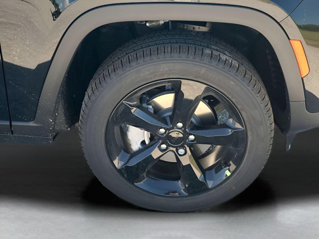 new 2025 Jeep Grand Cherokee car, priced at $38,545