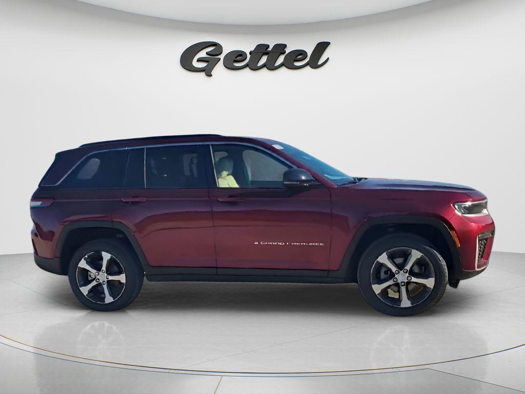 new 2026 Jeep Grand Cherokee car, priced at $41,555
