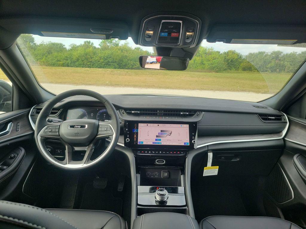 new 2026 Jeep Grand Cherokee car, priced at $46,210