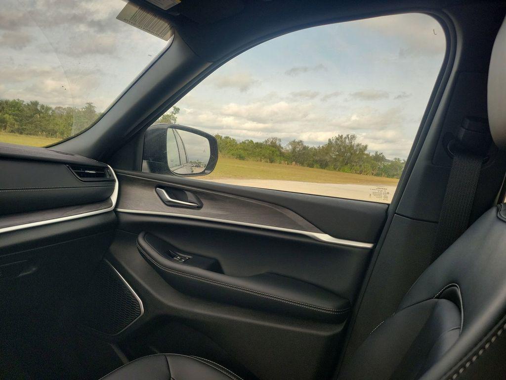 new 2026 Jeep Grand Cherokee car, priced at $46,210