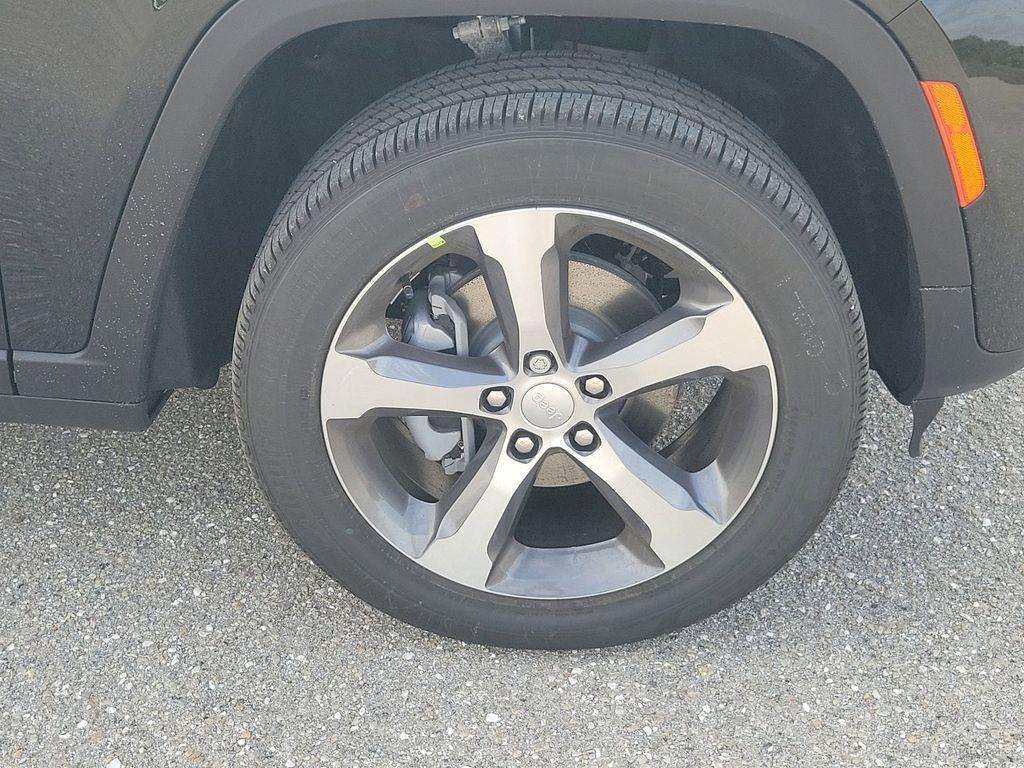 new 2026 Jeep Grand Cherokee car, priced at $46,210