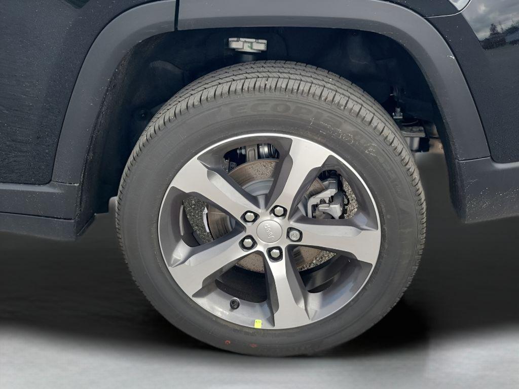 new 2026 Jeep Grand Cherokee car, priced at $40,285