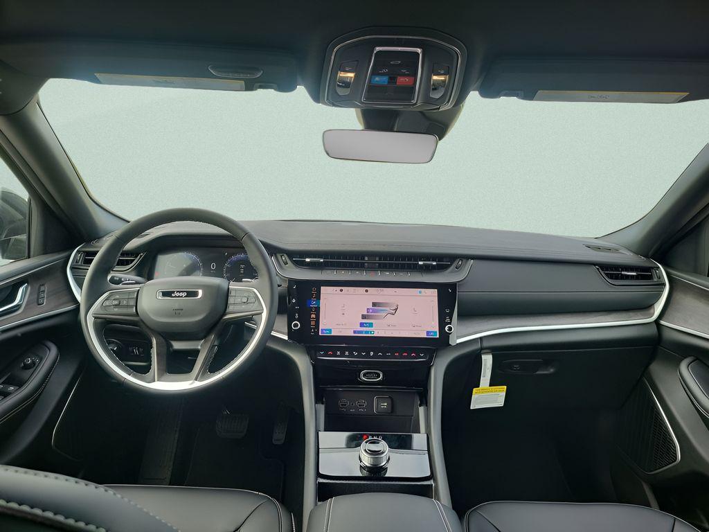 new 2026 Jeep Grand Cherokee car, priced at $40,285