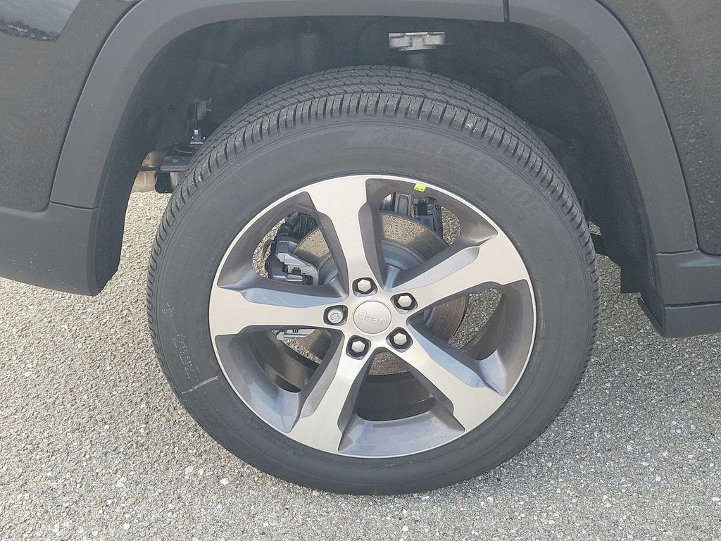 new 2026 Jeep Grand Cherokee car, priced at $46,210