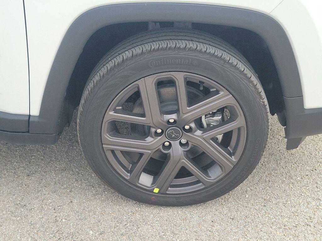 new 2026 Jeep Compass car, priced at $27,642