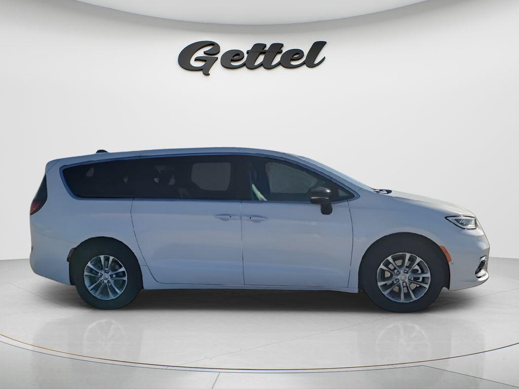 new 2026 Chrysler Pacifica car, priced at $40,649