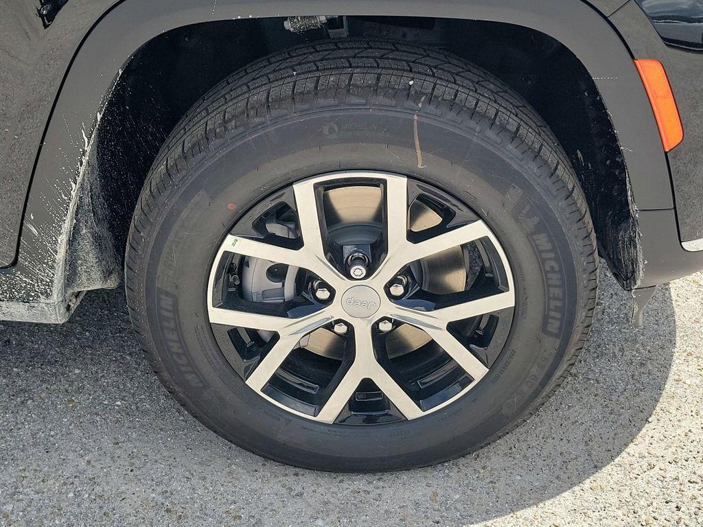 new 2025 Jeep Grand Cherokee L car, priced at $35,871