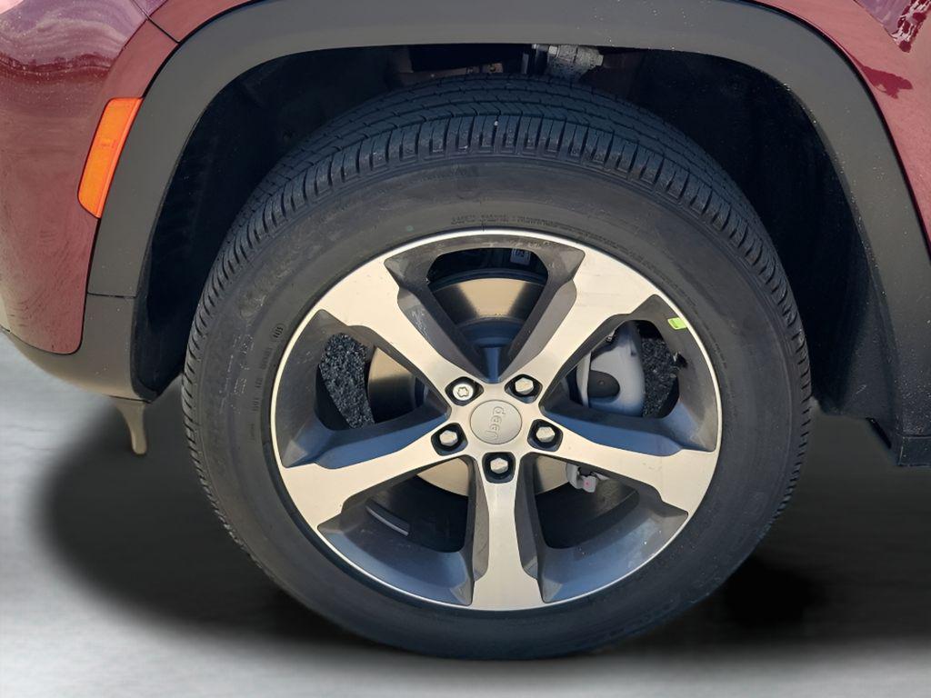 new 2026 Jeep Grand Cherokee car, priced at $39,815