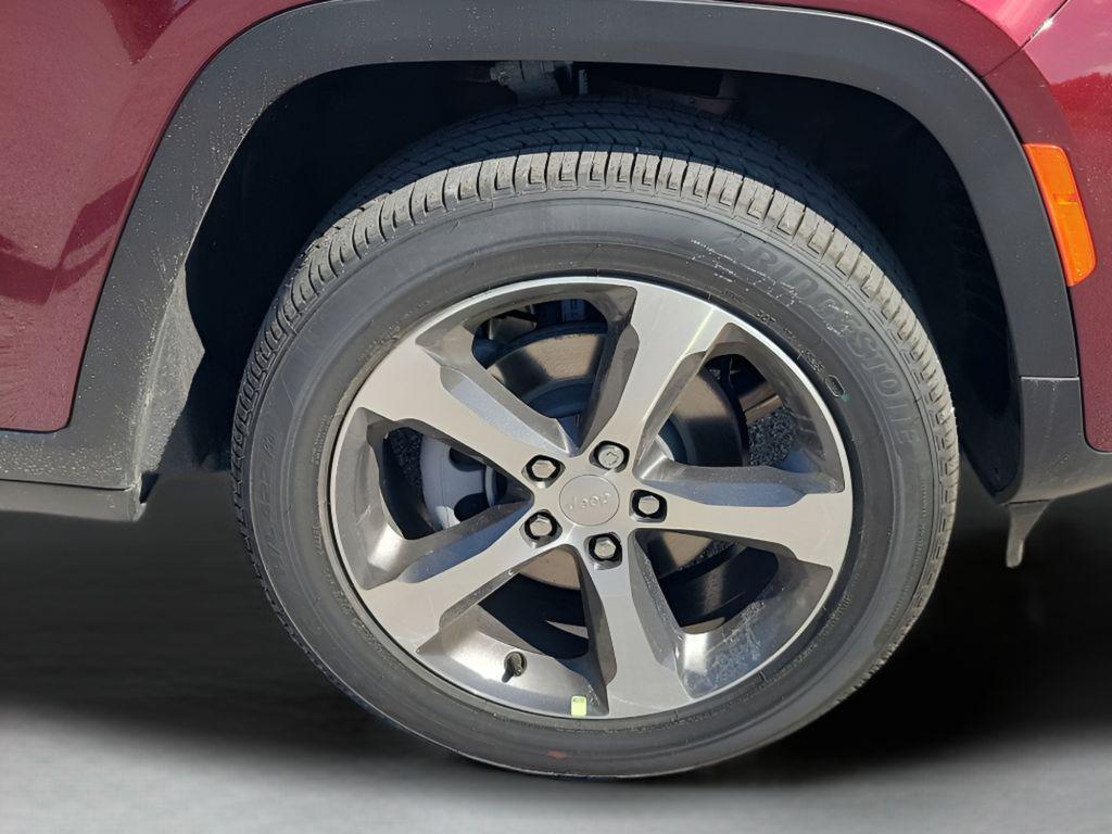 new 2026 Jeep Grand Cherokee car, priced at $39,815