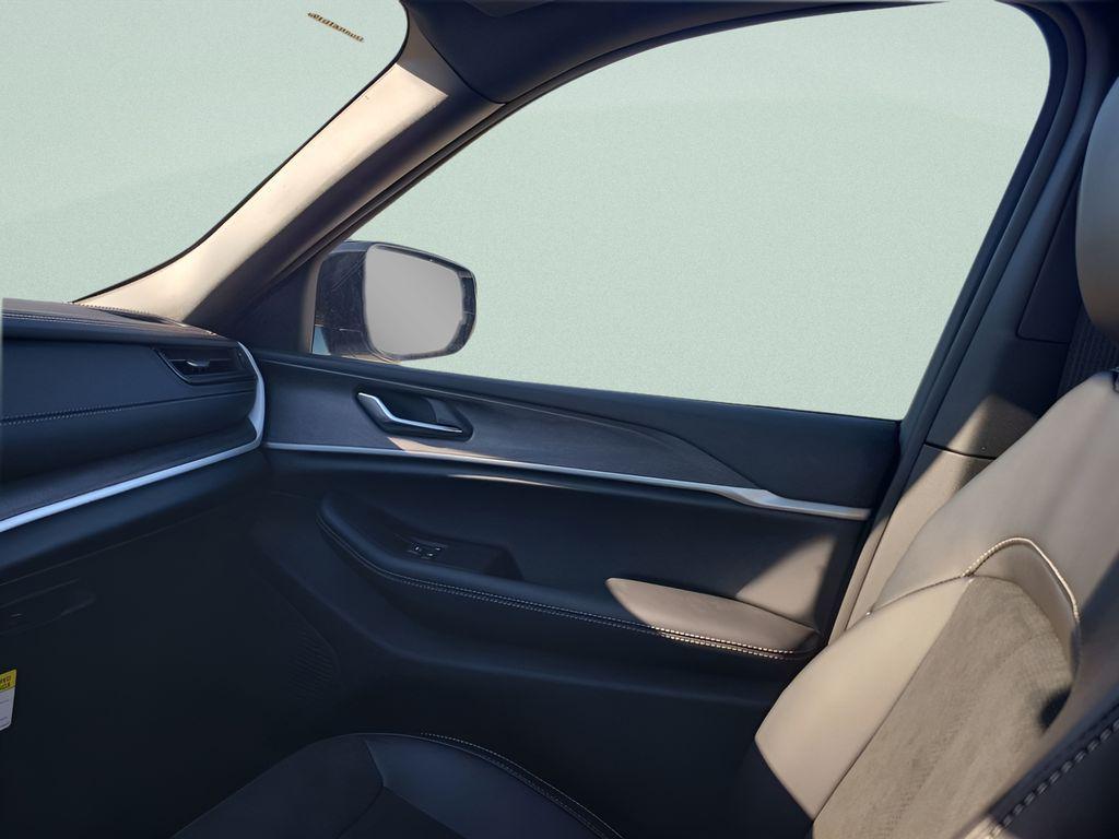 new 2026 Jeep Grand Cherokee car, priced at $45,655