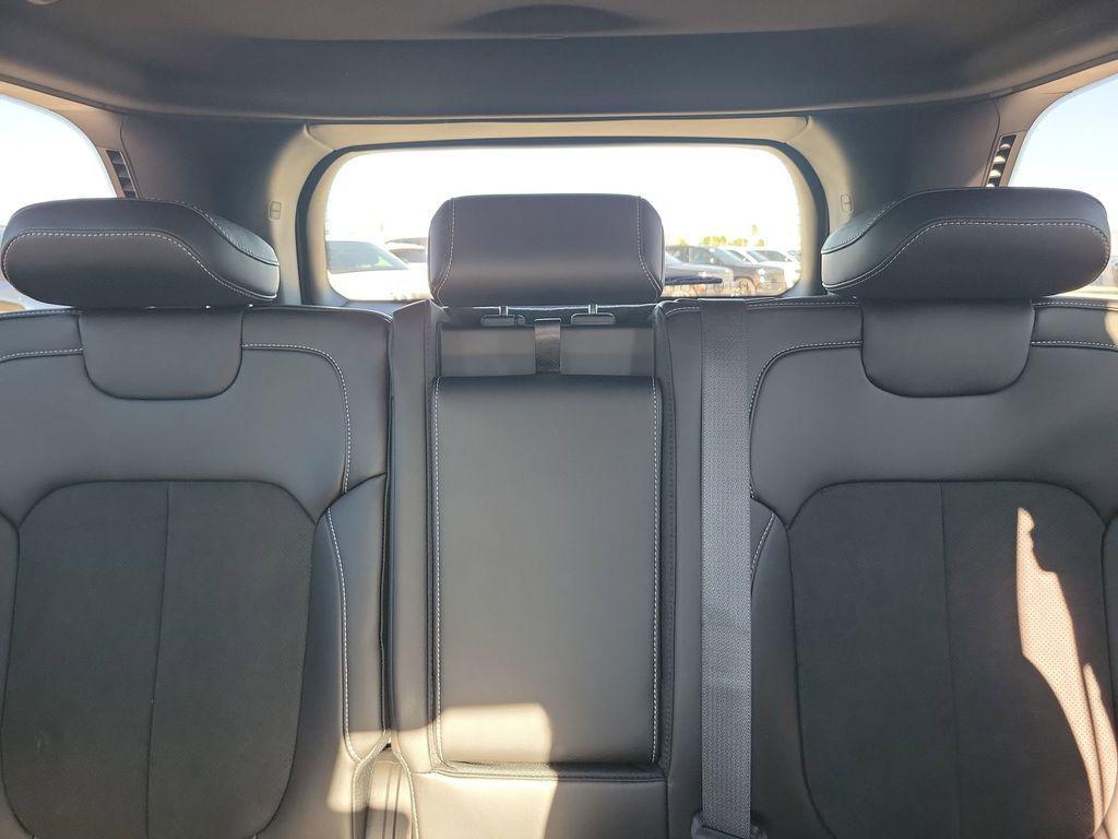 new 2026 Jeep Grand Cherokee car, priced at $45,655