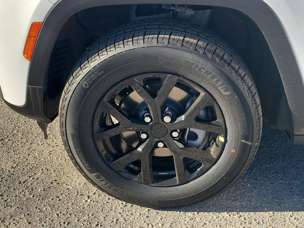 new 2026 Jeep Grand Cherokee car, priced at $45,655