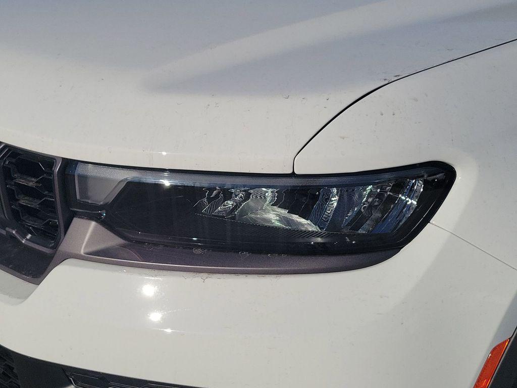 new 2026 Jeep Grand Cherokee car, priced at $45,655