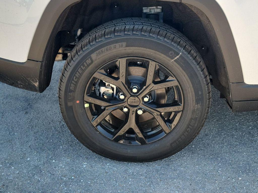 new 2026 Jeep Grand Cherokee car, priced at $45,655