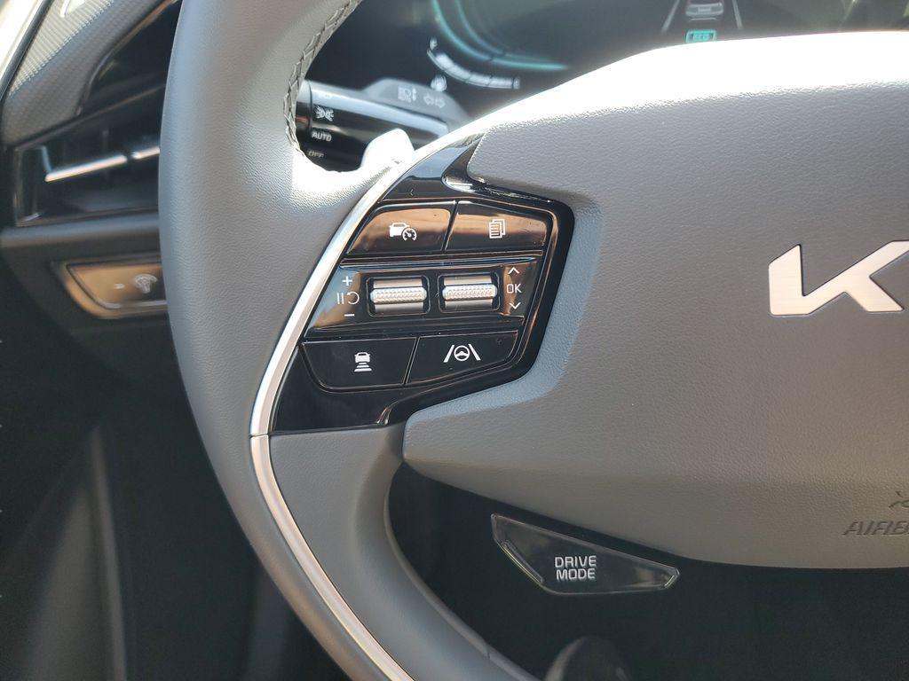 used 2025 Kia Niro car, priced at $26,916