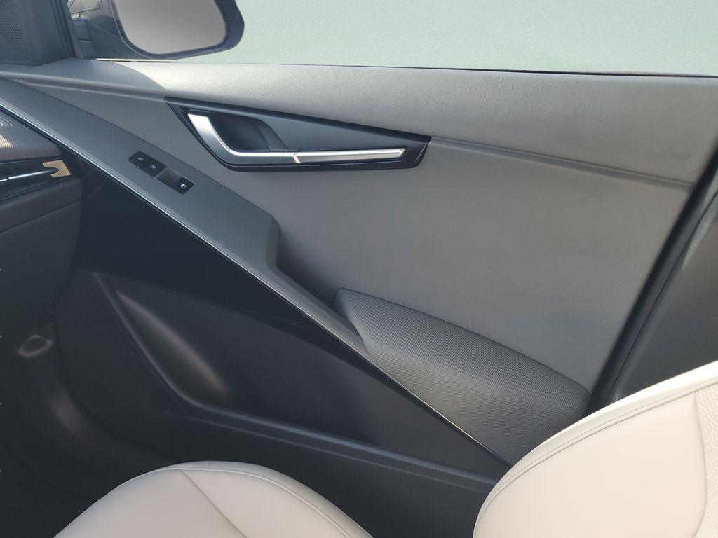 used 2025 Kia Niro car, priced at $26,916